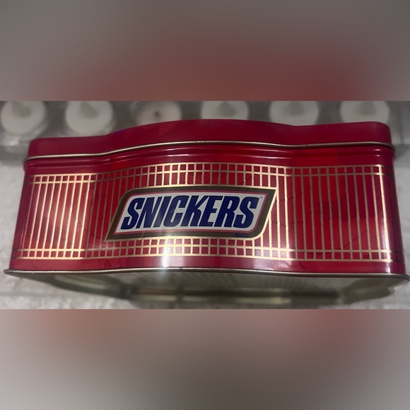 Vintage Snickers Tin Norman Rockwell Christmas Tin 1995 Edition Metal Canister - Picture 4 of 7